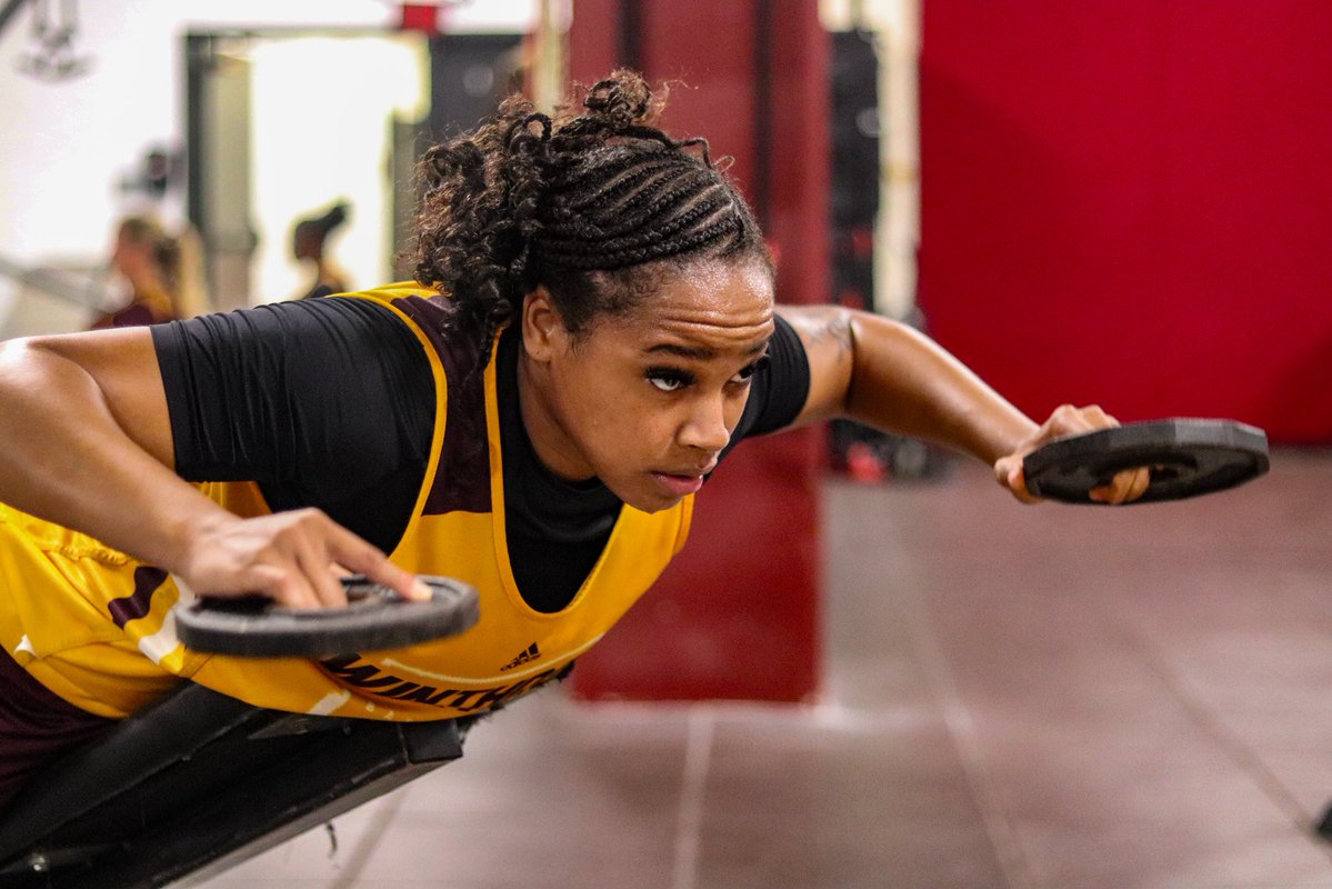 WinthropWBB's tweet photo. No shortcuts. Just work. 😤 #WinthropWBB #GoEagles #ROCKtheHILL https://t.co/ZRMzkT52lg