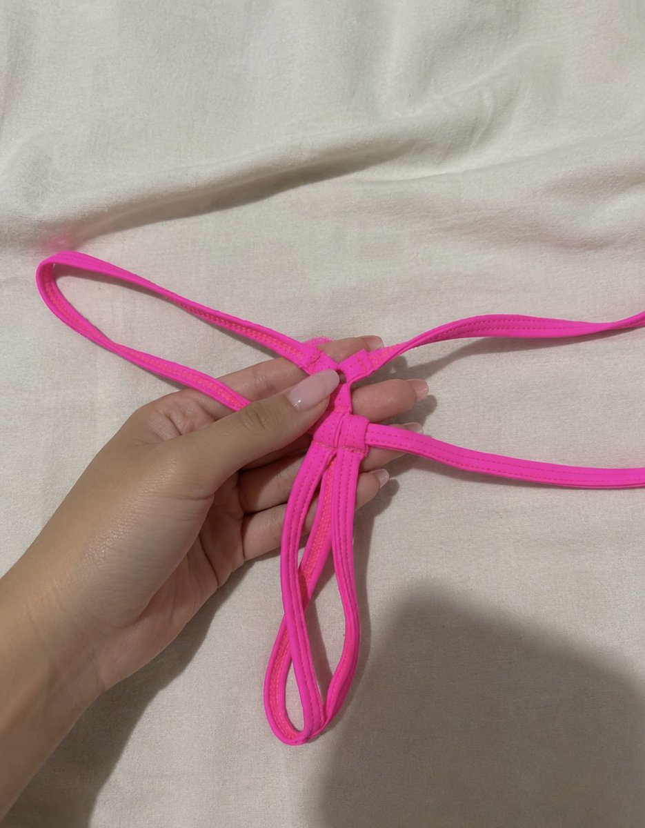 threadepromos's tweet photo. eu depois de abrir as avaliações dessa calcinha fio dental na shopee https://t.co/Bl1kgZyQqF
