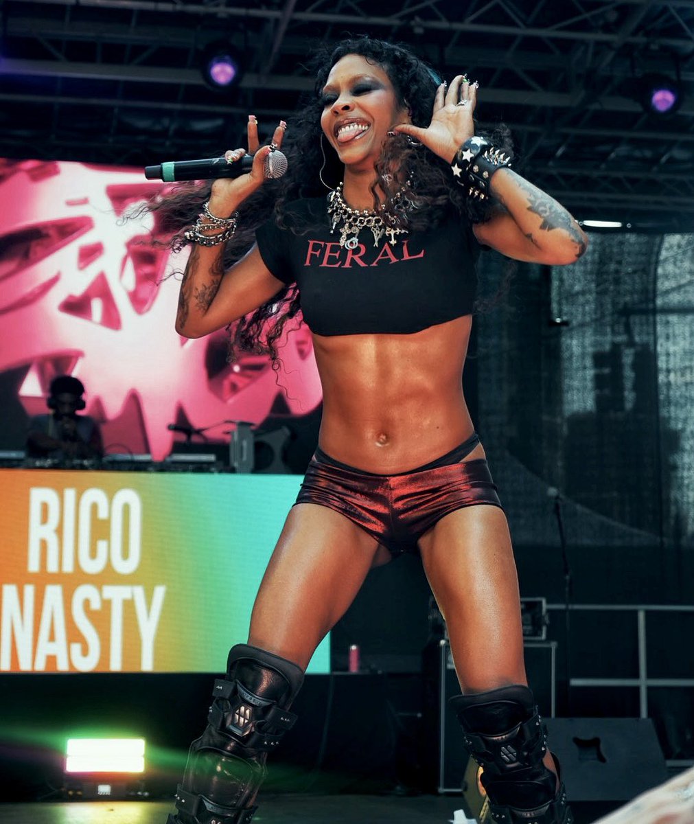 hourlyriconasty's tweet photo. Rico Nasty performing at NYC Pride Fest https://t.co/3N5P4iJaPg