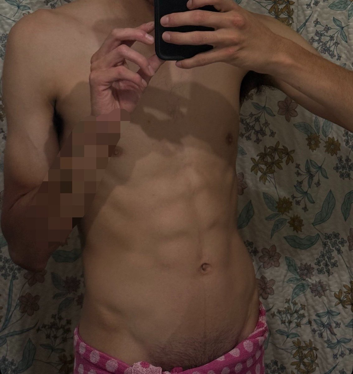 Lilpump22121's tweet photo. Let me paint your face 💦💦 #hmu #horny #latino https://t.co/elvZnaQ2QM