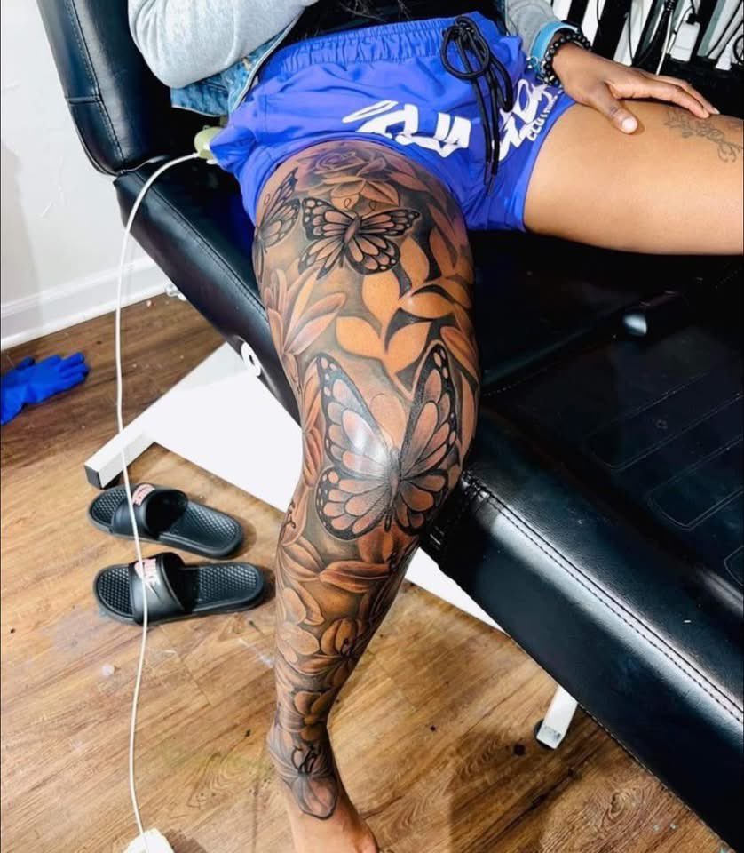 layxsnv's tweet photo. kinda want a back tat..kinda want a leg sleeve..kinda want both🙃 https://t.co/2ocf1gXROi