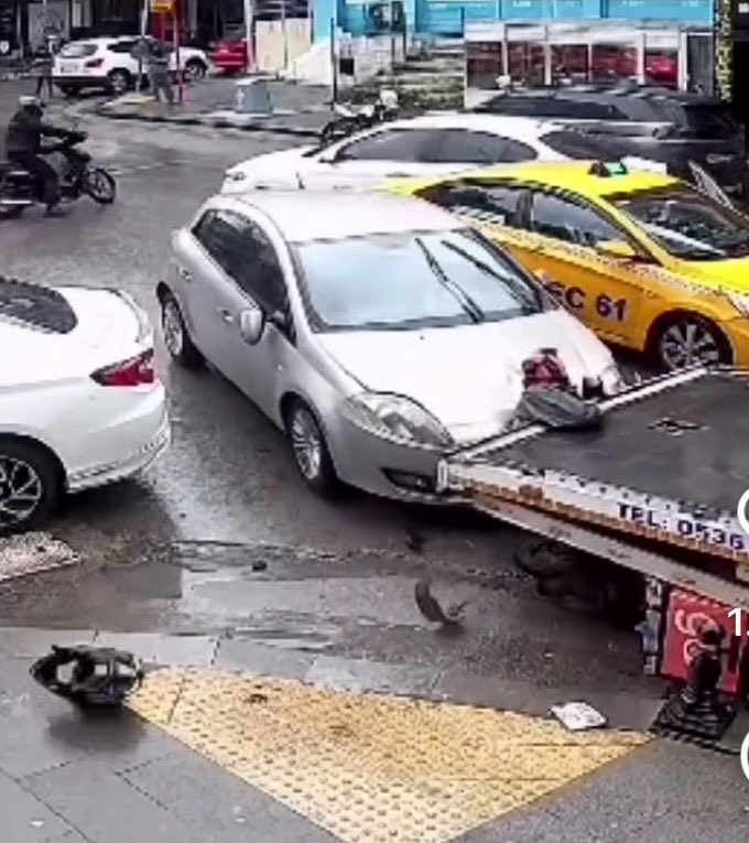 38bucukates's tweet photo. yatarken sıcaktan bunalınca soğuk duvarla yatak arasında https://t.co/yszLqOLDtE