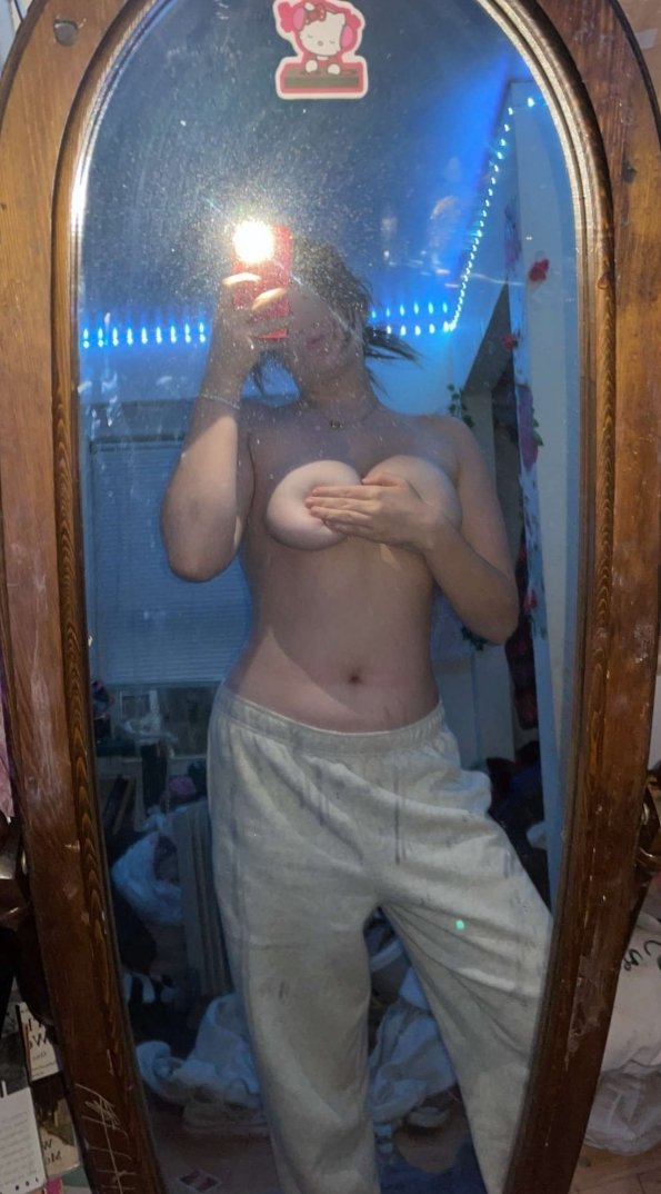 Dirtyblueeee's tweet photo. Hot girl 

Send pics of u sister, girlfriend, wife, or cousin to expose them,  send a DM

#exposed https://t.co/0iLlk19jaA