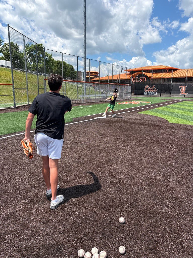 LatrobeBaseball's tweet photo. Another great camp from Coach Vallorani and the guys! https://t.co/xQKhYolHZn