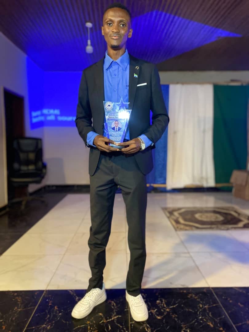 IJSesayOfficial's tweet photo. I am deeply honored to receive the Outstanding Leadership and Academic Excellence Award in recognition of my contributions to student leadership, community engagement, and national development.

#StudentLeader #WARDSU #PublicRelationsOfficer #SpecialRecognitionLegacy_ofLeadership https://t.co/DR6Z8yxa3c