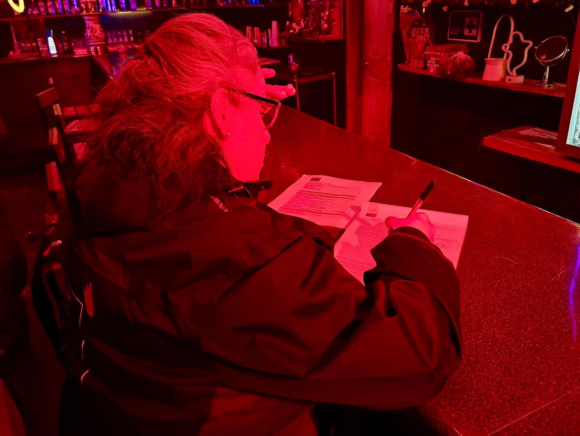 SeremiSalud_IX's tweet photo. 🚨 Con el objetivo de resguardar la salud de la población y verificar el cumplimiento de la normativa sanitaria vigente, equipos de la Seremi de Salud realizaron una fiscalización nocturna en la comuna de Villarrica, en coordinación con Seguridad Pública Municipal y Carabineros🤝 https://t.co/F2uhJKso8y