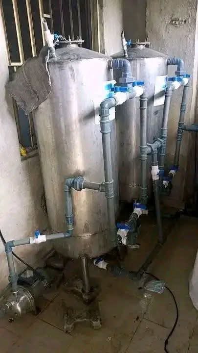 Riddwane's tweet photo. An Enugu State indigene, Chinedu Onu, has been arrested in Ikot Ukpong, Eket Local Government Area of Akwa Ibom State, for allegedly adulterating different brands of alcoholic drinks. https://t.co/Z4sqddB871