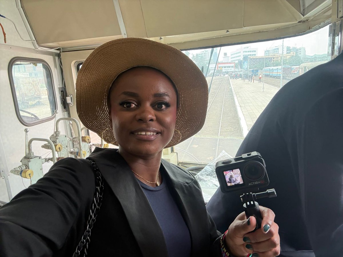 22Chancellatsha's tweet photo. Le président Felix Tshisekedi est l’homme le plus aimé des congolais. Des provinces d’où je suis venue à Kinshasa aujourd’hui lors du passage du train de la gare centrale à Ndjili, les congolais l’adorent carrément. 

Demain je diffuse les images. https://t.co/GWIqJzPcgE