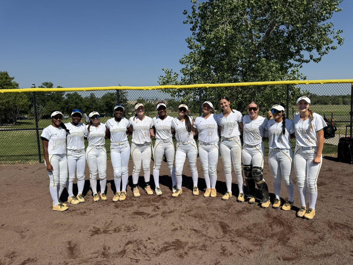 AtlantaVipers12's tweet photo. Not the outcomes we wanted but we competed until the end! Bomb squad and day one in the books! Tomorrow is a new day! #controlthecontrollables #bethestandard 🐍 @Sway_plays @camillaeng2030 @ReeseM2030 https://t.co/LkN4plFpDY