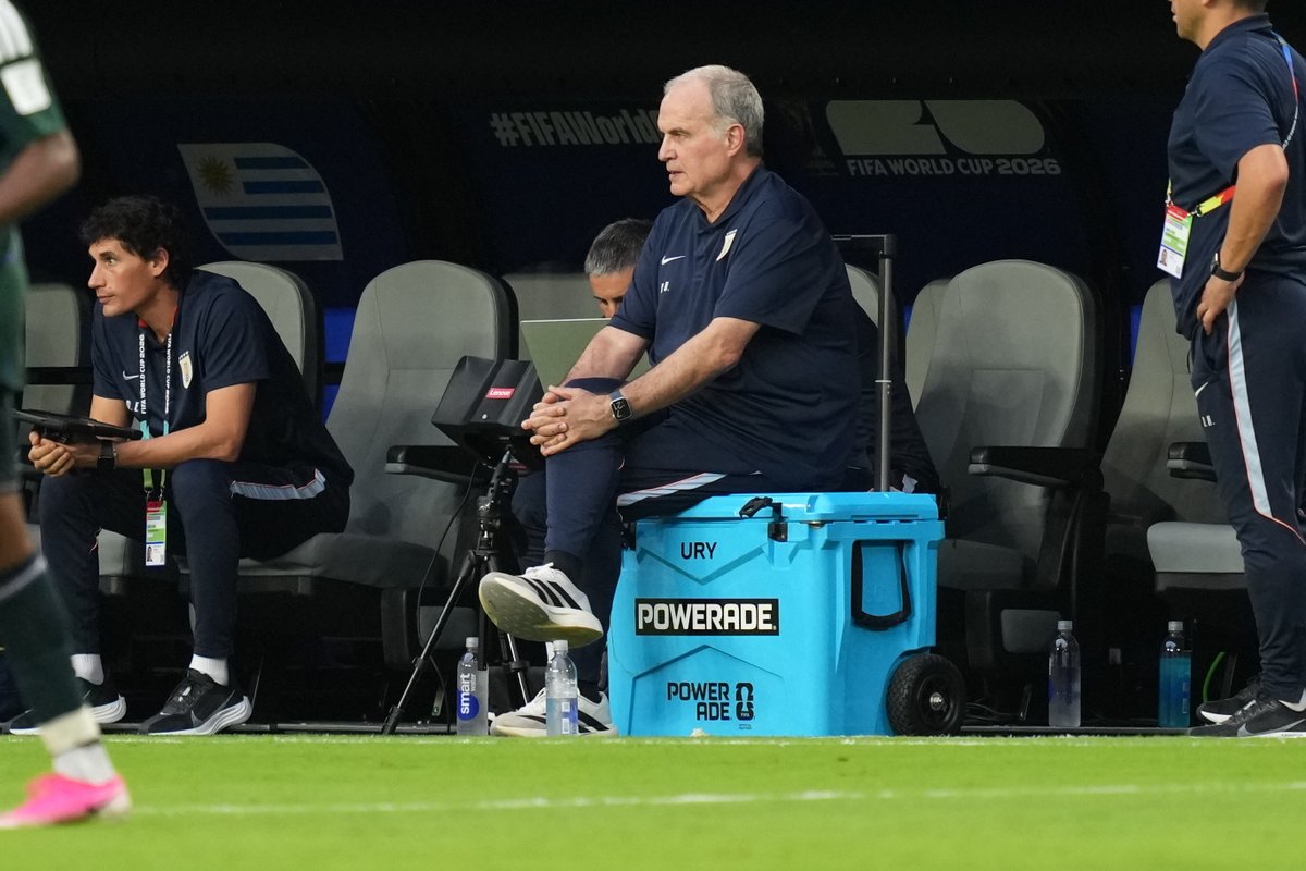 buzzspor's tweet photo. Uruguay teknik direktörü Marcelo Bielsa, istifa etti.

Hollanda teknik direktörü Ronald Koeman, istifa etti.

İskoçya teknik direktörü Steve Clarke, istifa etti.

Çekya teknik direktörü Miroslav Koubek, istifa etti.

Güney Kore teknik direktörü Hong Myung-bo istifa etti.

Suudi Arabistan futbol federasyonu başkanı istifa etti. 

Tunus teknik direktörü Sabri Lamouchi görevinden alındı.
