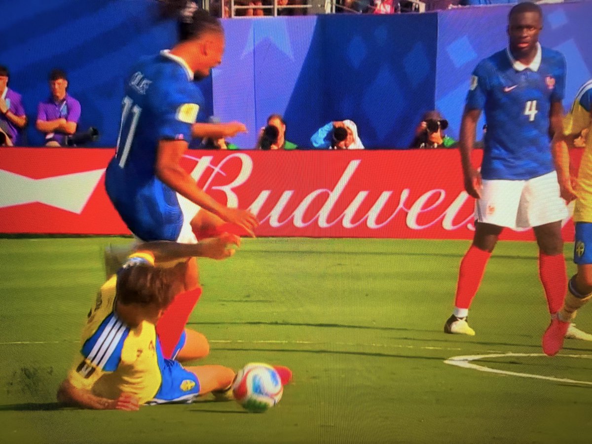IbrahimCaparfn's tweet photo. @ESPNFC @LaurensJulien What a good match so far its  so fun https://t.co/DOGFYRttsB