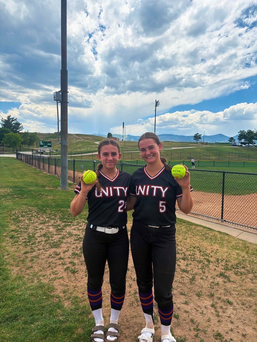 UnityPalmer2728's tweet photo. 💣 BOMB ALERT 💣 
@2027emmac and @ReeseGettinger showing off with a 3 run homer and a 2 run homer respectively. Studs! https://t.co/o9zZiNHhO7