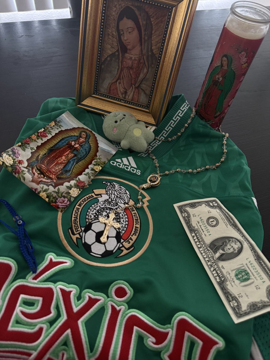 CHAEH0NEY's tweet photo. HOY GANAMOS POR QUÉ GANAMOS AMÉN 😭😭 https://t.co/TTTKBJY6BH