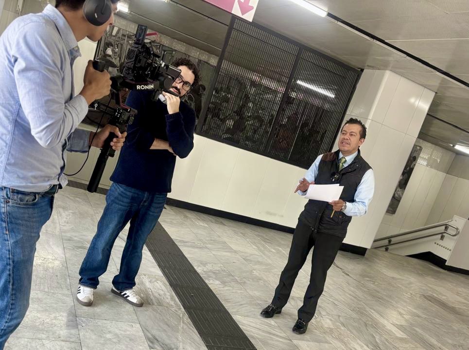 aczarv's tweet photo. Denunciando la corrupción de @PartidoMorenaMx y de @ClaraBrugadaM en el @MetroCDMX 

Son vulgares y burdos; el Mundial fue el pretexto perfecto para robar en @GobCDMX 

@FDoringCasar @luisag_urena @JorgeRoHe @JTrianaT @maxcortazarl https://t.co/eB6YUi9VSY
