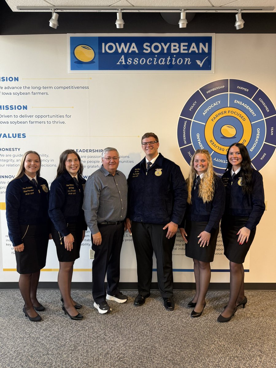 IAFFAFoundation's tweet photo. Thank you to the @IowaSoybeans for hosting our State FFA Officers and for being an incredible partner. π±
Your support helps us continue Raising The Banner Together and investing in the future of agriculture. π
#FFA #IAFFA #AgEducation #RaisingTheBannerTogether https://t.co/9sqLnvcjJC