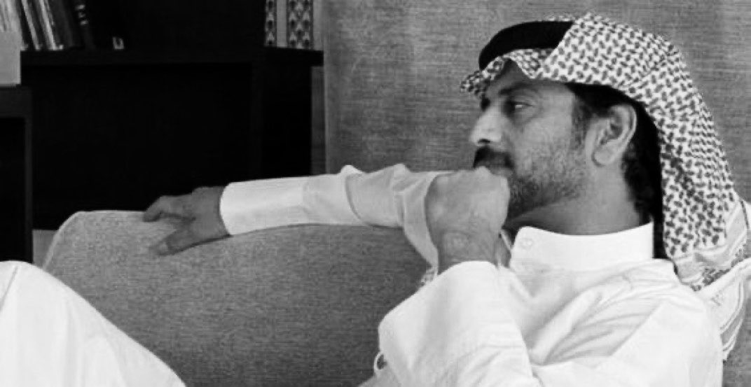 f__special's tweet photo. تمرّك العابرين وما تسلم عليك 
إلا غريبٍ طوته الأرض بسنينها !

قال أنت جالس لحالك تنتظر من يجيك !؟
قلت أنتظر نفسي اللي ما اعرف وينها https://t.co/Do0Er2WYrB