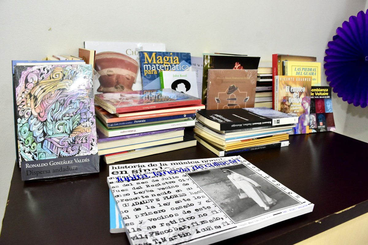 SEMUJERES_'s tweet photo. 📚 En un esfuerzo conjunto y gracias al valioso donativo del ISIC 📖, realizamos la entrega de material bibliográfico a la Unidad Local de Atención de Alturas del Sur 🏠, fortaleciendo así los espacios donde se brinda acompañamiento a mujeres y sus familias. https://t.co/M68BFyZu3s