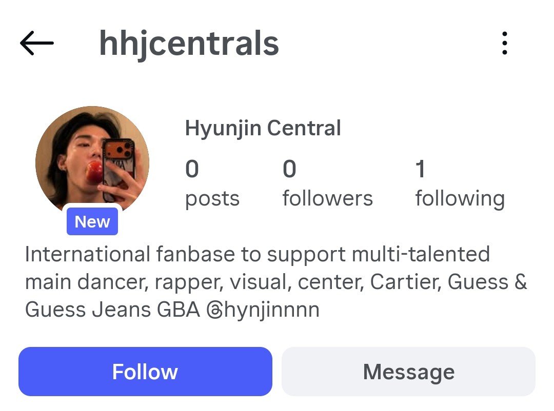 Hyunjin 현진 Central 🍀 tweet media