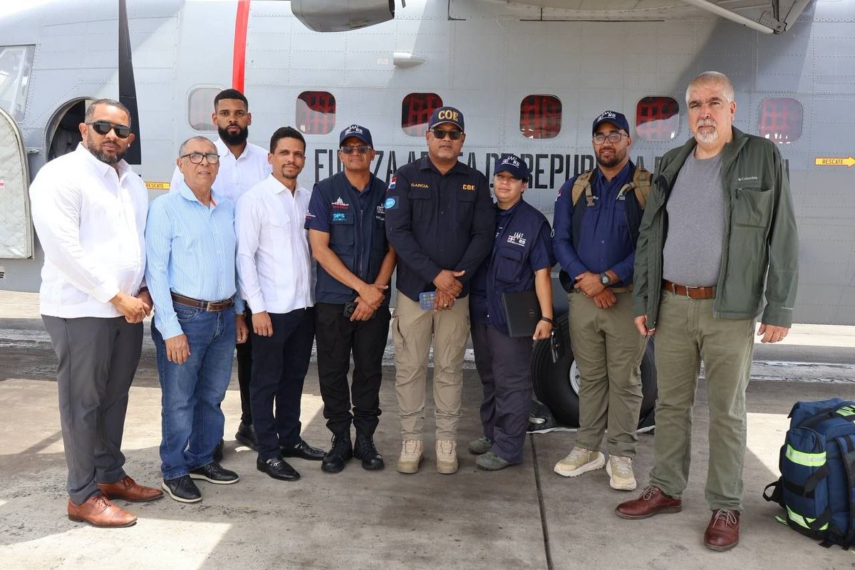 Cancilleria_ve's tweet photo. 📰#Noticia | Médicos de Dominicana arriban a Venezuela para brindar apoyo a las personas afectadas

"La República Dominicana ha enviado hoy una valiosa asistencia humanitaria para los afectados por los devastadores sismos", valoró el canciller Yván Gil. 

https://t.co/biaJIH7OIe https://t.co/21FIR86727