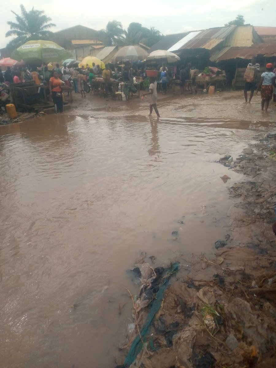 jacobakpene's tweet photo. This was the situation of a road in a popular market, in Makurdi, Benue State popularly called Wurukum. I wonder how inside the market will look like. 

The state government should come to the rescue of this market. This is seriously getting out of hand.

#benuestate  #Wurukum https://t.co/9M4LJ2OSvR