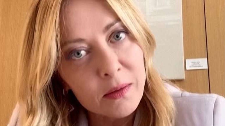 snowyxq1's tweet photo. Giorgia Meloni says Donald Trump made up the claim that she begged him for a photo.

Who do you believe? Her or Trump? https://t.co/o0LOwYiuse