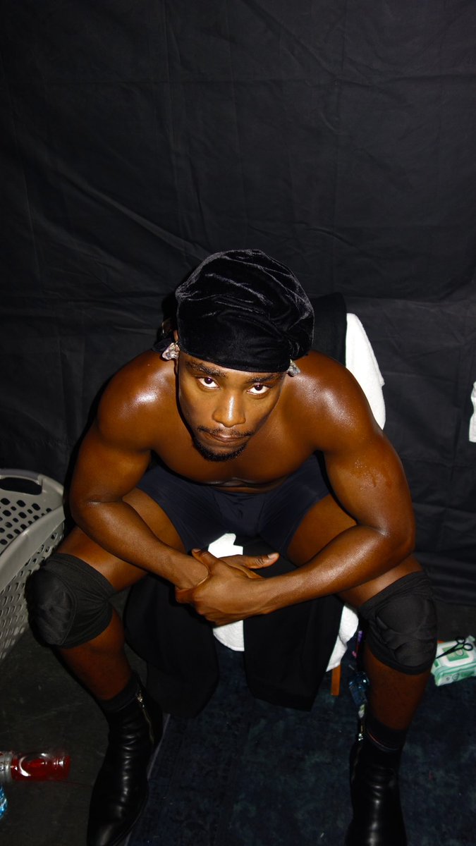 RemiBlack's tweet photo. Backstage settings https://t.co/KRDXc451S5