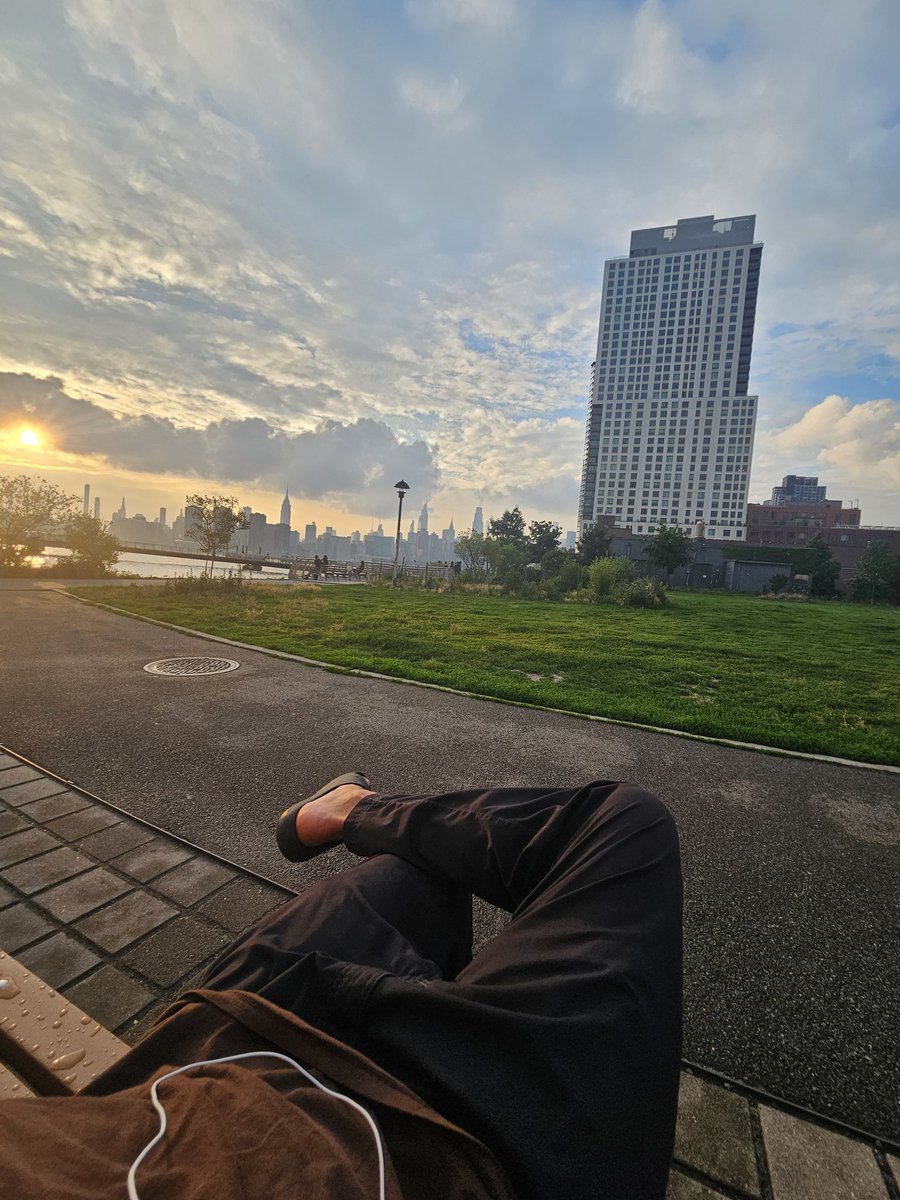 socrypt's tweet photo. Ever since I read a Paul Newman quote about only wearing shorts to the beach I can never go back to not wearing pants even with 100 degree weather.

Pants men rise up. https://t.co/83MxbnsAS5