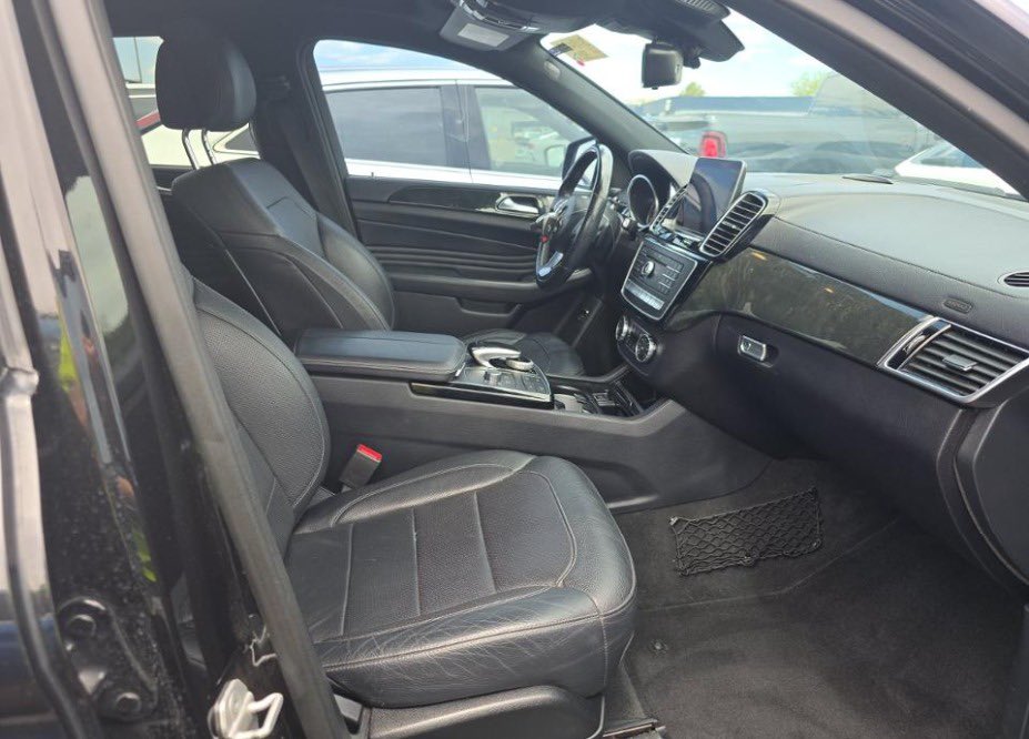 Kinglamarr___'s tweet photo. 2017 Mercedes Benz GLE 43 AMG
From The US straight to your doorstep in Nigeria! 🇳🇬

🏷️: ₦49 Million ($35K) ONLY
 (All-in: buy + ship + customs + detailing + delivery)  
ETA: 6-8 weeks  

This deal could save you up to ₦15M compared to Tokunbo units in Naija right now.
Contact for details 📥
