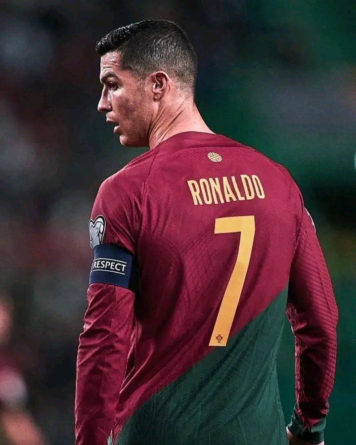 Omitalker's tweet photo. The goat Cristiano Ronaldo and Portugal will win the world cup https://t.co/bQNieMx7u0