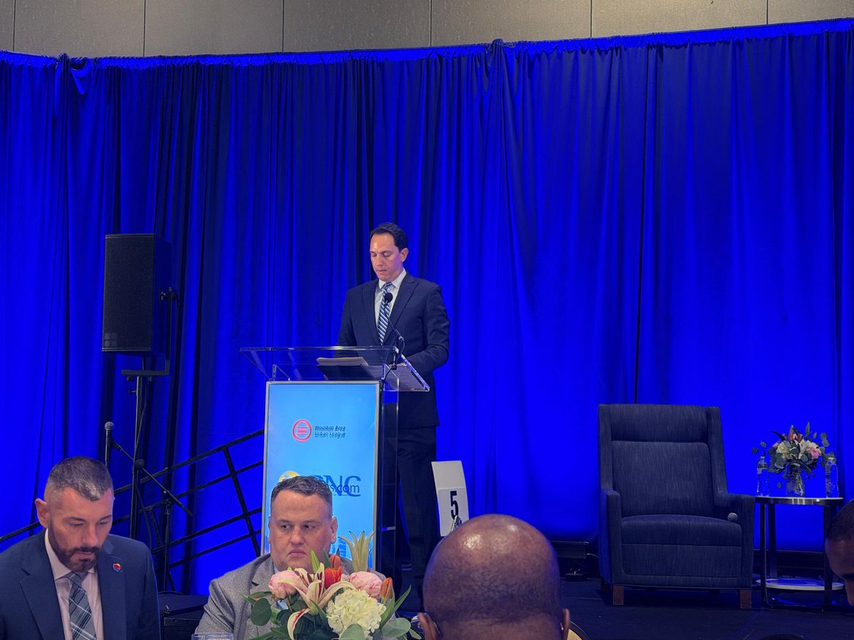 AWObregon's tweet photo. Last week, I welcomed attendees and recognized our sponsors on behalf of the Houston Area Urban League Board at the Advancing Opportunity Luncheon. “Mobility in Motion” sparked a great conversation on economic mobility and the partnerships needed to strengthen Houston. https://t.co/WFjrkK7xYb