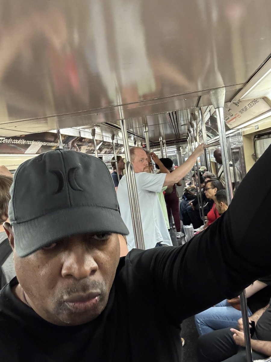 MrChuckD's tweet photo. I was 19 in 1979 for the first rap record came out so I never was a kid… born  in the middle of or after Hip-Hop so as far as WORdplay  goes…. I didn’t play with words… Words meant something. https://t.co/ufrd0pg8Yf