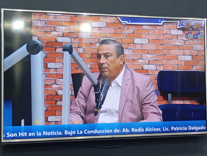 Acess_Ec's tweet photo. #ACESSEnMedios | 🎙️ @PatricioCa35617, director zonal 4 de la ACESS, informó a través de @Radiohit_Manabi que, junto a @Arcsa_Ec, en lo que va de 2026, se han realizado 1️⃣3️⃣ visitas a centros estéticos, donde se ha verificado la no existencia de métodos invasivos. 💉👇🏿 https://t.co/35UsYl9ZRp