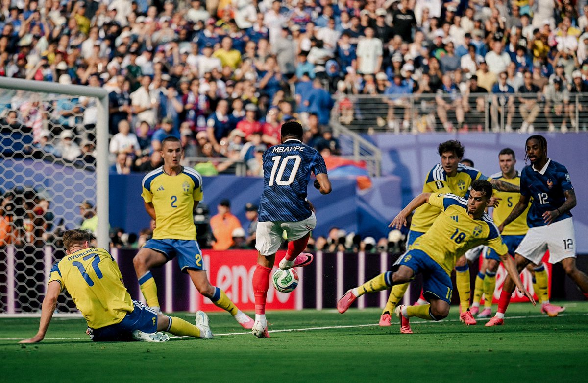 _gjr7's tweet photo. Kylian Mbappe 🌪️🌪️🔥🔥🔥
#FIFAWorldCup | #FARSWE https://t.co/AT4xmIWjT1