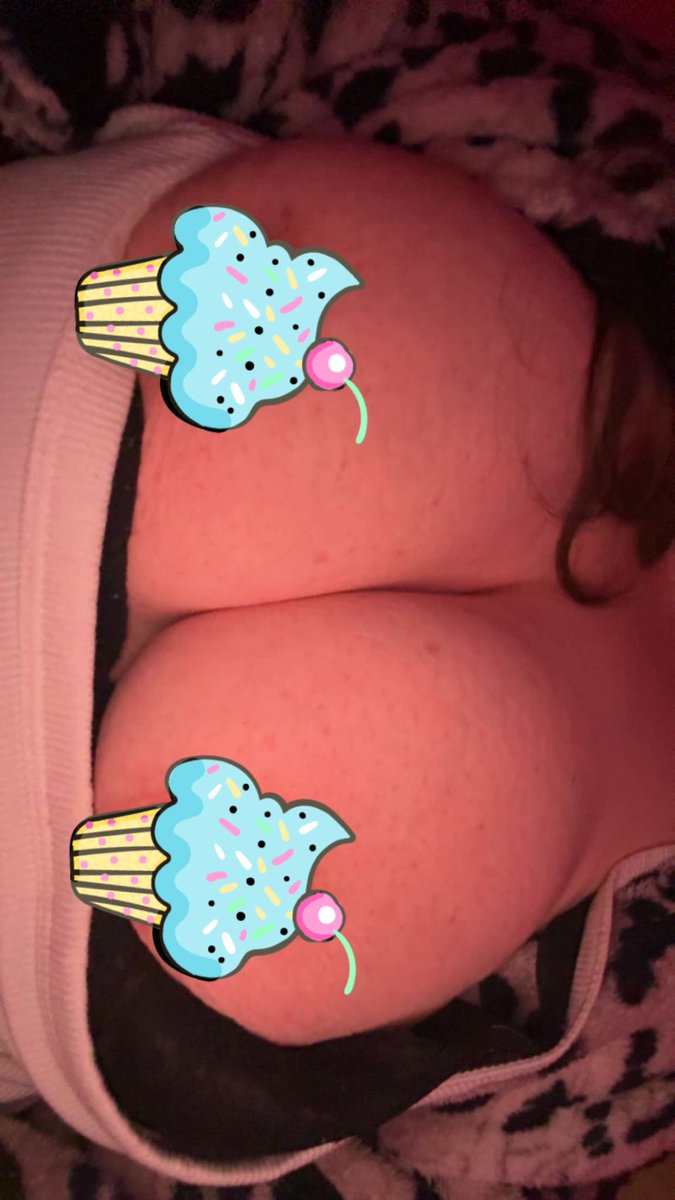 2tight2pink's tweet photo. 🎀 #nsfwtwt intro:
🎀 single
🎀 gamer | marvel rivals , overwatch , LoL , valorant  
🎀 submissive | #cnc #freeuse #roleplay 
🎀 DMs open 
🎀 other tags/kinks:  #gamergirl #femcel #agegap #mommy #feet #freeuse #goonette #cncplay #rapebait #gooner #pervert #rapeplay #lowlvl https://t.co/HAa2QXrkcY