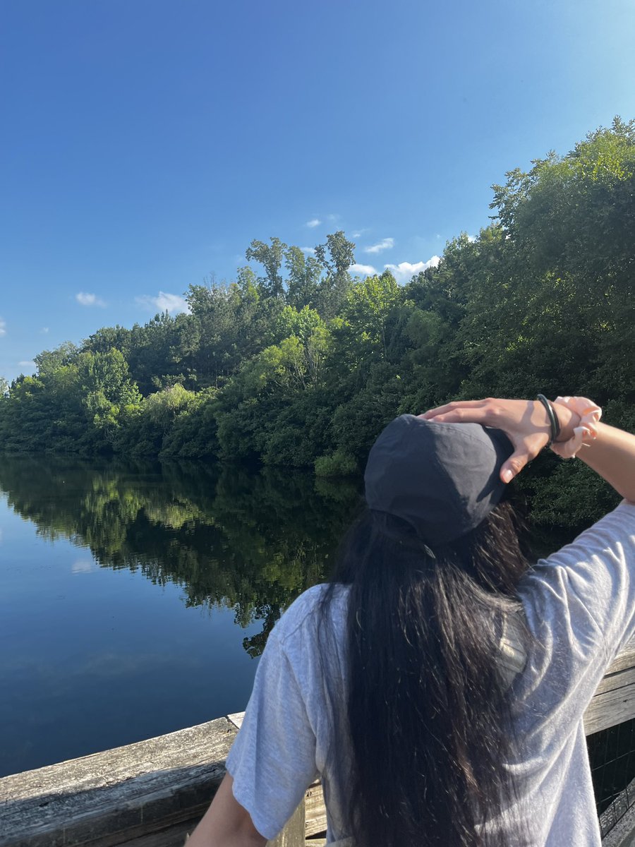 yungcath's tweet photo. loooove love love a spontaneous walk in the park @Almoneyz https://t.co/JmC0KxvAqj
