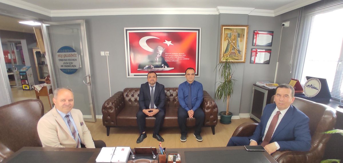 UnyeHalk's tweet photo. 📍Kaymakamımız Sayın Ayhan IŞIK'tan Kurumumuza Ziyaret

Kaymakamımız Sayın Ayhan IŞIK, Ünye Mürüvvet Vidinli Halk Eğitimi Merkezimizi ziyaret etti. https://t.co/ml7yI6IQMs