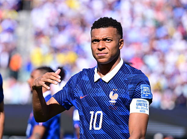 hasank_0's tweet photo. RT @EPLworld: 🔔🔔

الأهداف في الأدوار الإقصائية بكأس العالم: 

🇫🇷 كيليان مبابي 9 
🇧🇷 رونالدو الظاهرة 8 https://t.co/isb7KesojX