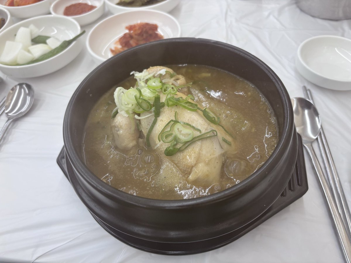btkn_r's tweet photo. 2日目の昼ごはん

アワビ丸ごと入りサンゲタン https://t.co/OBYRStX2J1