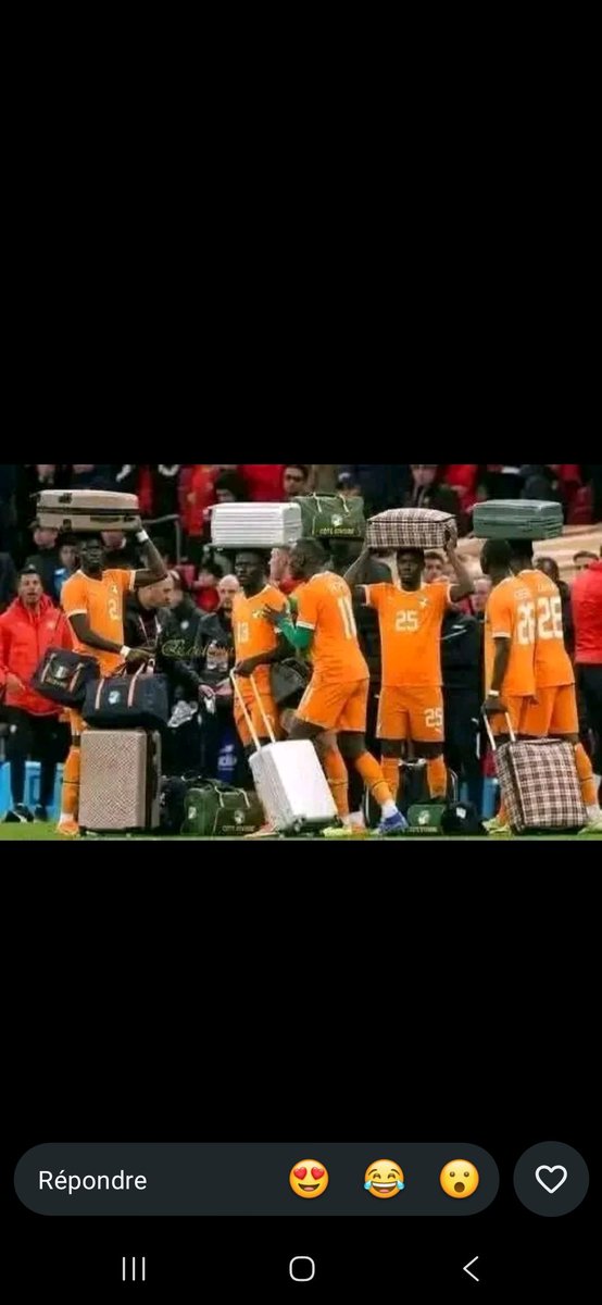 Akha_db7's tweet photo. @FrenchRapUS Qu'ils rentrent 🚶🏽‍♂️🤣🤣🤣😭 https://t.co/Du25exodFX