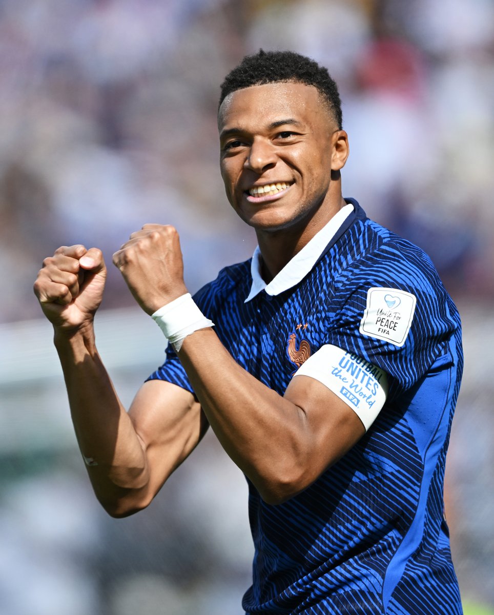 WhoScored's tweet photo. Kylian Mbappé has more goal involvements (7) than any other player at the World Cup so far.  🇫🇷🔥

⚽️⚽️ vs. Senegal 
⚽️⚽️ vs. Iraq 
🅰️🅰️ vs. Norway 
⚽️ vs. Sweden https://t.co/Gd8e7OACDp