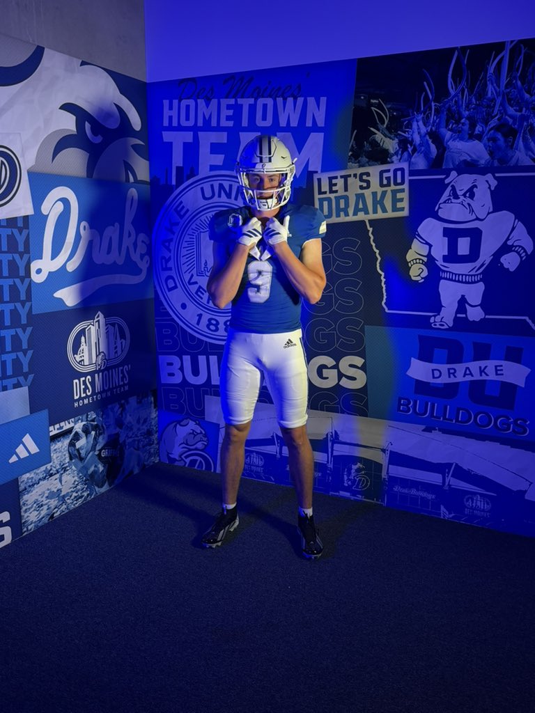 OwenGasperi08's tweet photo. 100% Committed!! Thank you for all the support from my family and coaches. Thank you all for helping me to continue playing the game I love at a high level. Thank you for making me the person and player I am today! Go Bulldogs!! #AGTG 
@MattWalkerDU @CoachKizer_DU @AdamBooth1085 https://t.co/CQk1bwXHfX