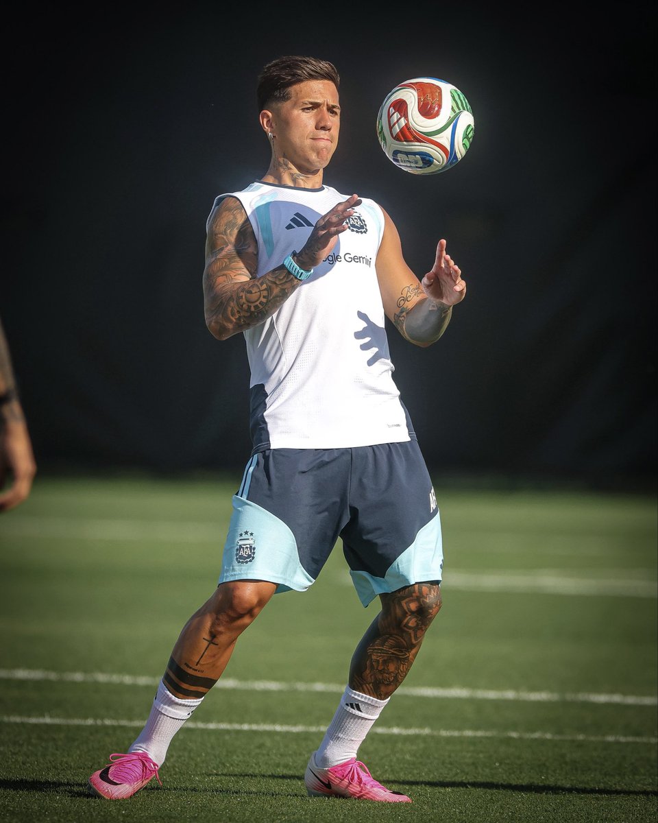 AFASeleccionEN's tweet photo. 𝓔𝓷𝔃𝓸 ☀️ https://t.co/JNczyENLjw