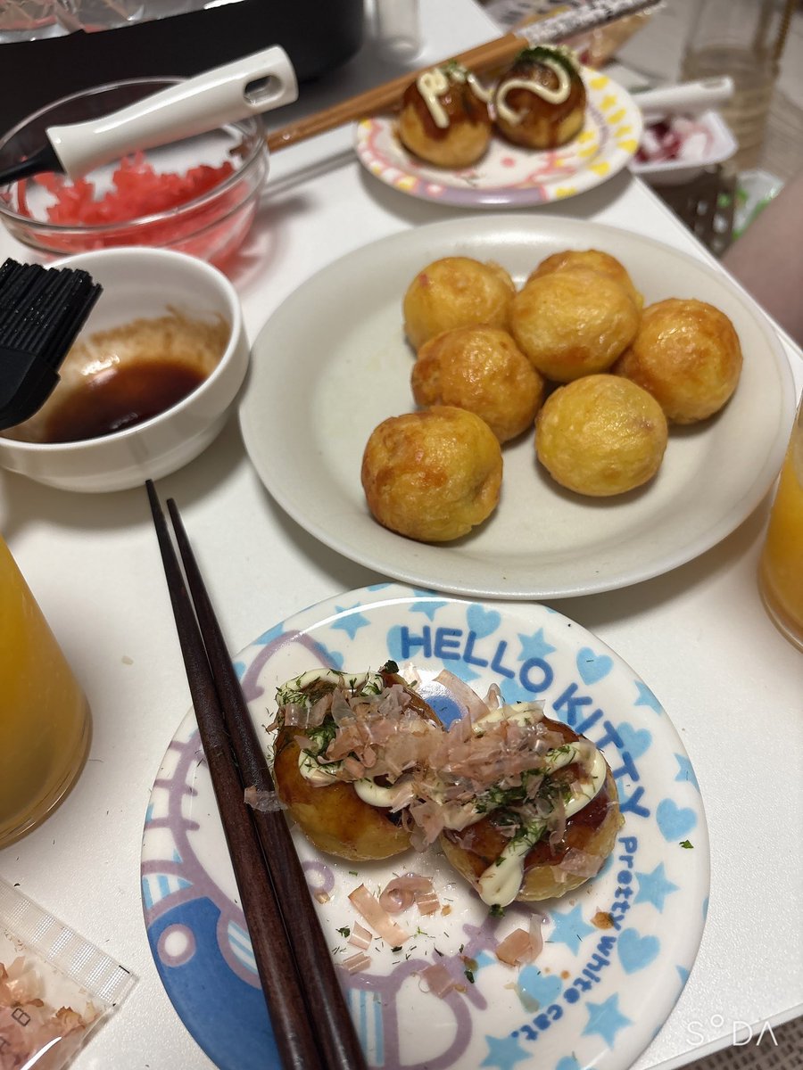 noa_711_'s tweet photo. ポルノのライブついでに友達の家でお泊まりしたけど楽しすぎた☺️💕
たこ焼きにチーズフォンデュに手作りガトーショコラ全部美味しかった✌️
野球は中止になったけど、ライブも最高すぎたし久しぶりのカラオケオール最高だったなー https://t.co/MrUPhOyIiN