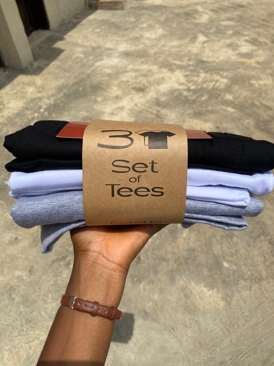 TeesandCo_'s tweet photo. Take ₦15,600 out of your salary to buy our 3-tees bundle🌚🌚. 

You will be fine🥹. https://t.co/4FusH2R3Fs
