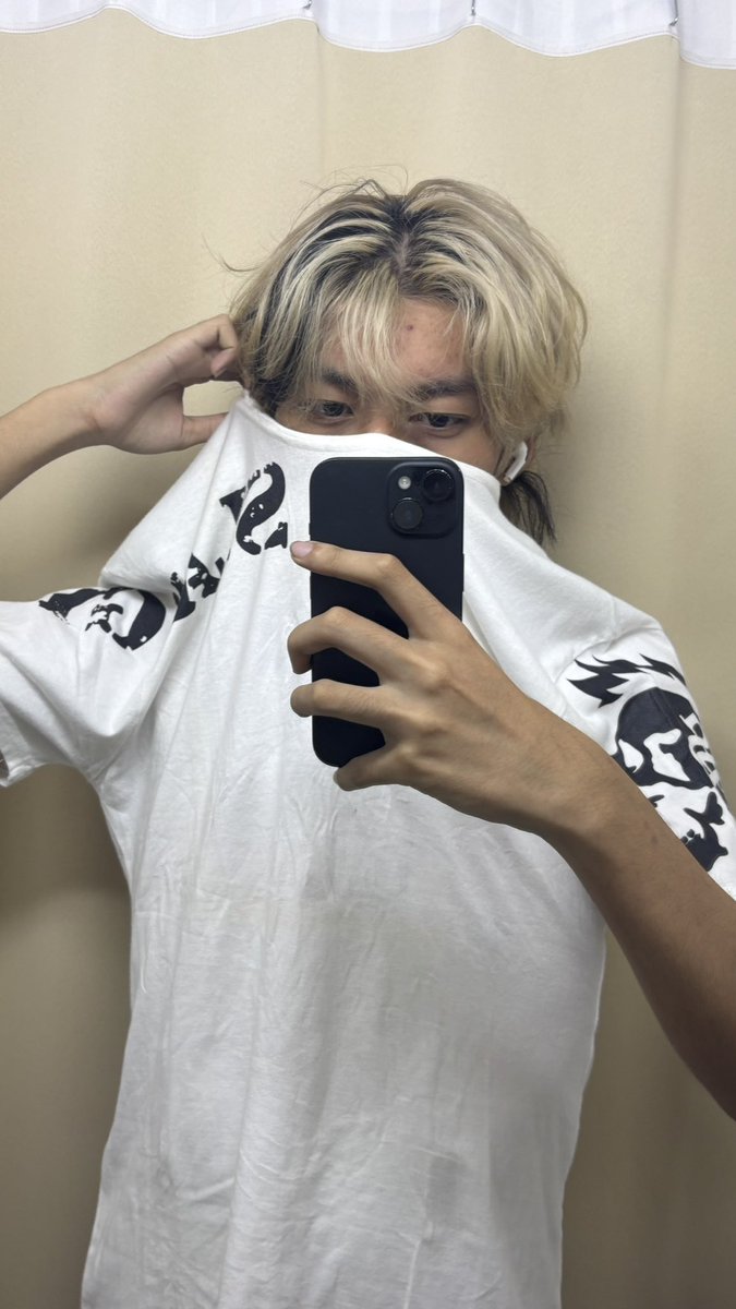 veivi's tweet photo. 🐈‍⬛ https://t.co/V2k3hZFeAo
