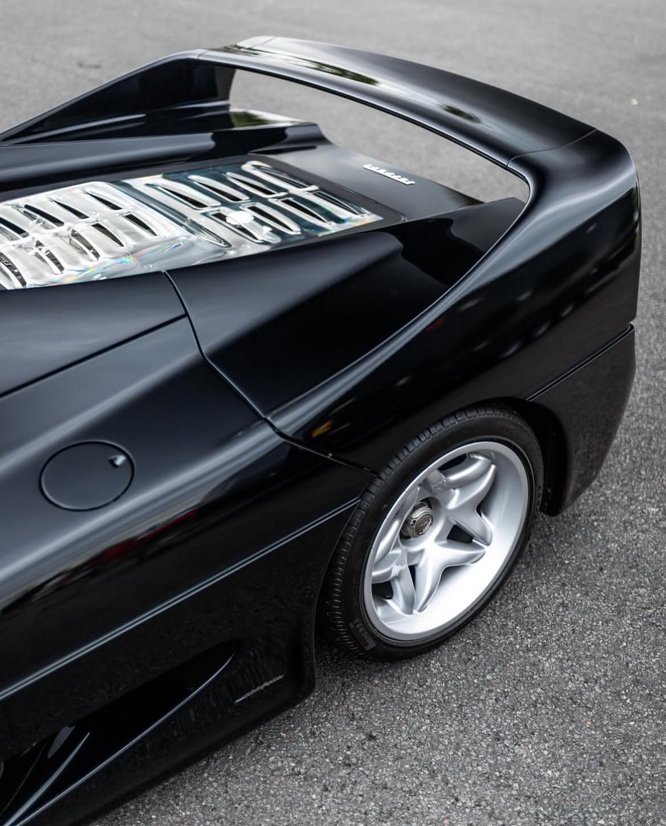 Shtreetwear's tweet photo. Nero Daytona Ferrari F50 https://t.co/APW8vCLiFX