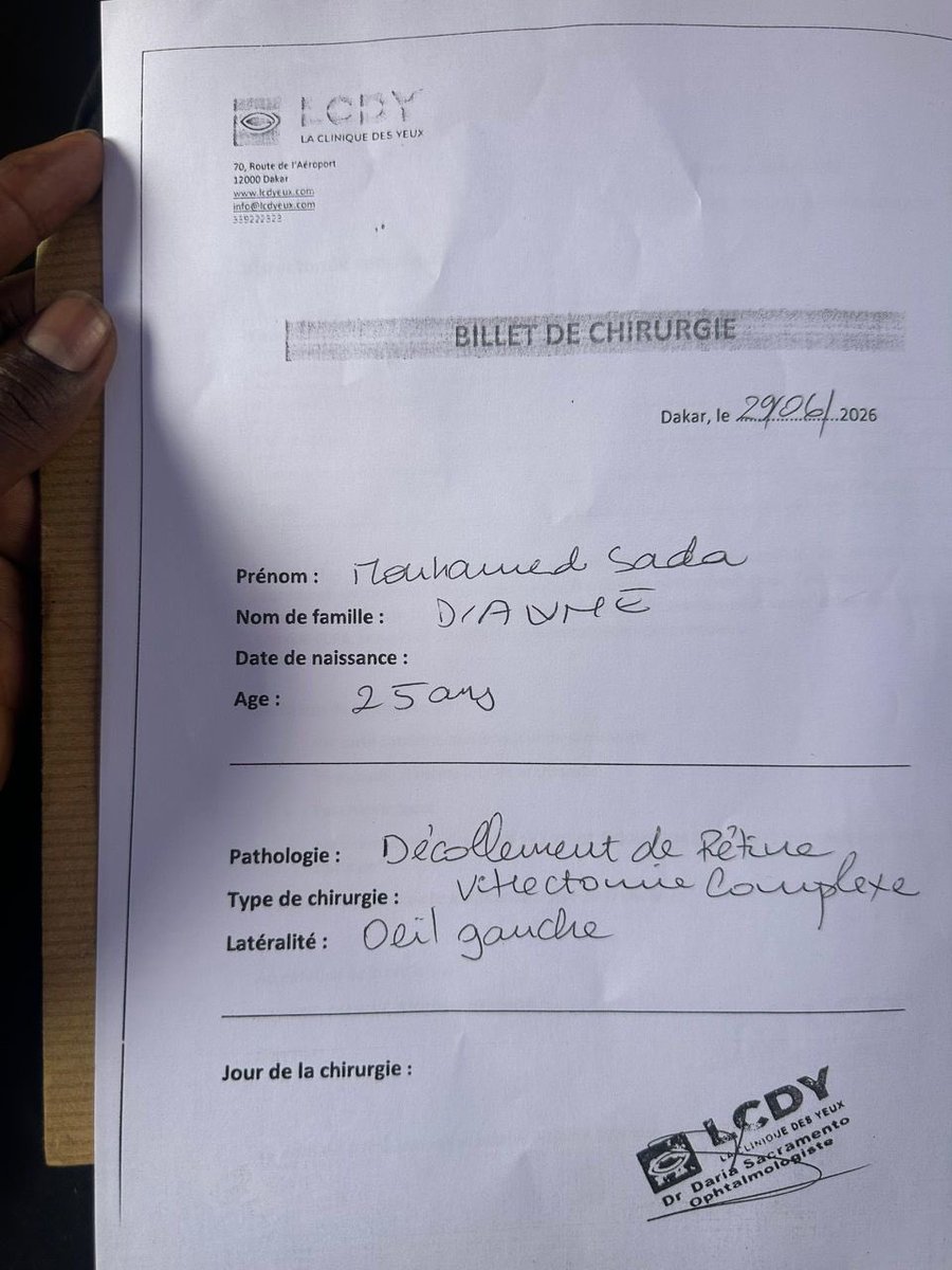 haadijaMouhamed's tweet photo. 🚨 APPEL À LA SOLIDARITÉ 🚨

PARTAGEZ SVP 🙏🏽

«Aujourd’hui, je fais appel à votre générosité du fond du cœur pour mon frère, âgé de 25 ans.

Il est atteint d’un grave problème de vision, et les médecins ont confirmé qu’il doit subir une vitrectomie complexe des deux yeux pour espérer préserver sa vue. Le coût de cette intervention s’élève à 1 500 000 FCFA, une somme que notre famille ne peut malheureusement pas réunir seule.

Dans cette épreuve, chaque geste compte. Quel que soit le montant, votre don peut faire une réelle différence et nous rapprocher de cette opération vitale. Et si vous ne pouvez pas contribuer financièrement, un simple partage de ce message serait déjà une aide précieuse pour toucher d’autres personnes sensibles à notre situation.

💙 Faire un don via Kopar Express :
📱 77 490 12 86

Nous nous engageons à publier les justificatifs médicaux et à garantir une totale transparence sur l’utilisation des fonds collectés.

Merci du fond du cœur à toutes celles et ceux qui nous soutiendront, par un don, un partage ou une prière. Que Dieu vous bénisse abondamment et vous rende au centuple votre solidarité. 🤲🏾❤️»

https://t.co/eO7r0vLntm…