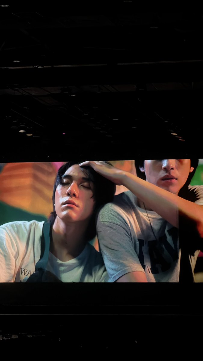 Inmeeniverse's tweet photo. สำหรับชั้น ประทับใจซีนสุดท้ายยมากจริงๆ ไม่ใช่เพราะความจิ้นความฟรินอะไรเลย แต่เหมือนคำถามที่ตั้งมาตลอด9ตอนถูกถลายลงเพราะซีนนี้ นับเป็นซีนที่ชอบที่สุดตั้งแต่ดูมาเลย จริงๆมันแค่การมอนทาจรวมชีวิตนิรันพีทแค่นี้ด้วยซ้ำ แต่อีโมมาก จะร้องไห้เลยว่ะ มันรักกันมากจริงๆ คำถามทั้งหมดที่เคยตั้ง วันนี้มันตอบดังมาก ดูไปได้ยินแต่คำว่ารัก ไม่มีคำอื่นเลย 

#WUTheSeriesFinalEP
#skynani