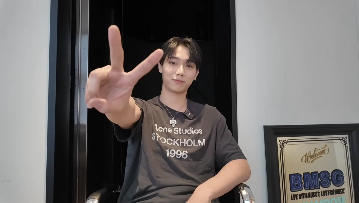 geniusboy10_'s tweet photo. 既出だったらスンマセン🙏なんだけど、
このセイナオのTシャツはイロチって事で良いですか？🤩🤩🤩🤩 https://t.co/L2O75TgLXh