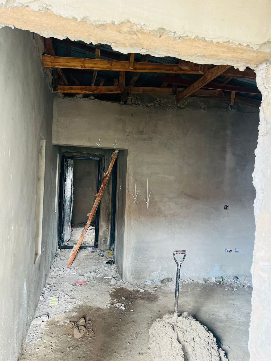 MarconsProjects's tweet photo. The building bosses are at it again 🔥🔥🔥 MONDERN CONSTRUCTION 🚧 

#contruction #corn #akara https://t.co/XIDB0bKmvn